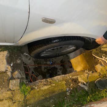 Türk Telekom Rögar Kapağının Olmamasından Ötürü Oluşan Çukur