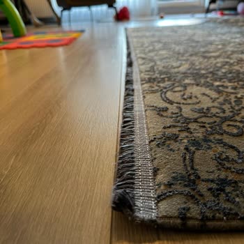 Royal Halı Fabrikasyon Yamuk Halısına Sahip Çıkmıyor