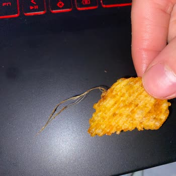 Ruffles Cips Paketinde Yabancı Cisim Tehlikesi!