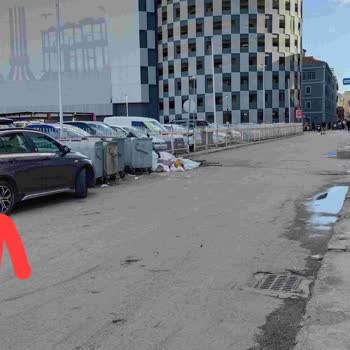 İzmir Büyükşehir Belediyesi Alsancak'ta Aracınızı Denize Bile Park Etseniz Para İçin Çekerler!