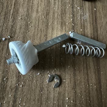 Russell Hobbs Karabiber Ve Tuz Öğütücü İç Mili Kırılması