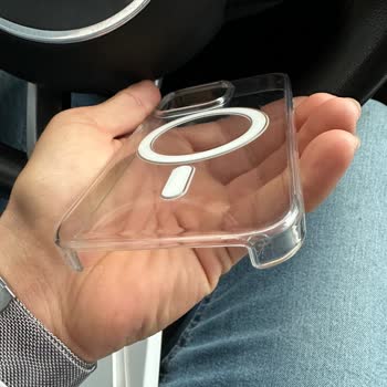Teknosa İphone 14 Pro Kılıfında İçten Çatlak Sorunu