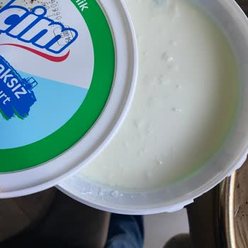 İçim Süt ve Süt Ürünleri İçim Marka Yoğurtta Farklı Bir Cisim