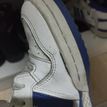 Boyner Adidas Ayakkabı Yanlarından Açıldı