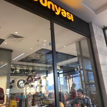 Tavuk Dünyası Müşteri Masa Tercihine Saygısızlık!