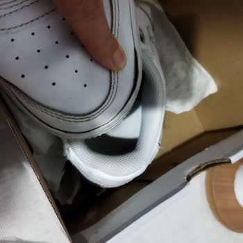 Sneaks Up Sattığı Ürünün Arkasında Durmuyor