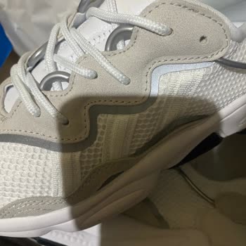 Sneakersonline.tr Orijinal Diye İddia Edip Sattıkları Ürünler Defolu Ve Orijinal Değil.