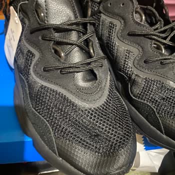 Sneakersonline.tr Orijinal Diye İddia Edip Sattıkları Ürünler Defolu Ve Orijinal Değil.