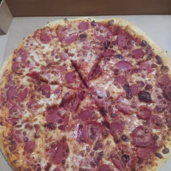 Pizza Hut Pişmanlıktır, Kesinlikle Yanından Dahi Geçmeyin!