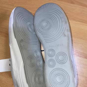Pull & Bear: Received Used, Dirty Shoe in Order