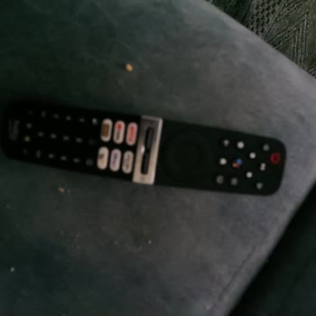 Beko Google TV 55 İnç TV Kumandası