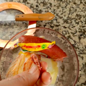 Müslümoğlu Gıda Sucukta Kıl Çıktı