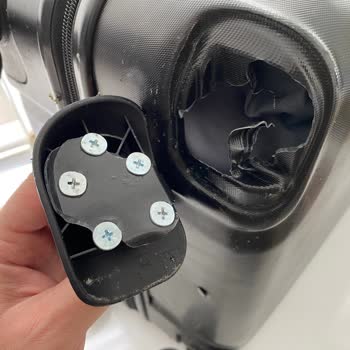 Bagzy İlk Kullanımda Bozulan Valiz Ve İlgisiz Satıcı Tepkisi