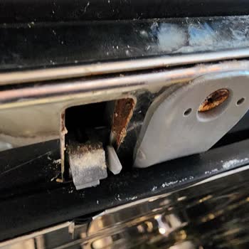 Smeg Bulaşık Makinesi Kapak Kilidi Sorunu