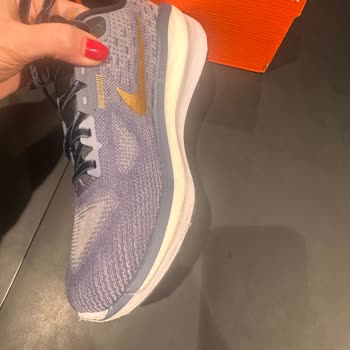 Barçın Spor Nike Vomero 17 Koşu Ayakkabısının 6 Saatte Rengi Soyuldu