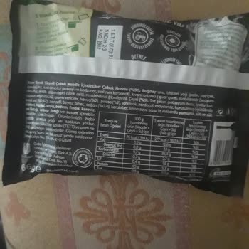 Knorr Quick Noodle Hühnchengeschmack mit starkem chemischen Geruch