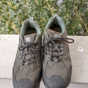 FLO Ayakkabı FLO'dan Aldığım Ayakkabının Tabanları Çatladı