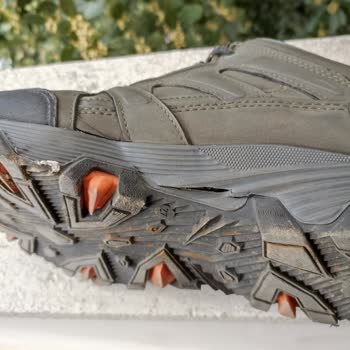 FLO Ayakkabı FLO'dan Aldığım Ayakkabının Tabanları Çatladı