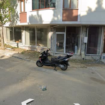 Gaziosmanpaşa Belediyesi Binamızın Önüne Kaldırım Döşemiyor.