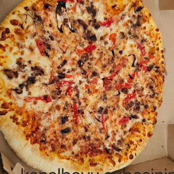 Domino's Pizza Şubesi Pizza Malzemelerini Az Koyuyor
