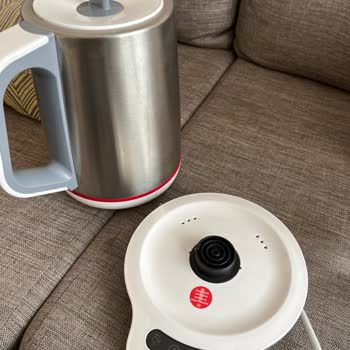 Homend Çaycı Prizde Takılı İken Patladı