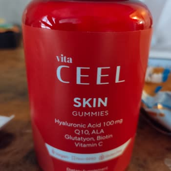 Yanlış Ürün Teslimi: Vitaceel.com'dan Beklenen Hair&Nail Yerine Skin Geldi