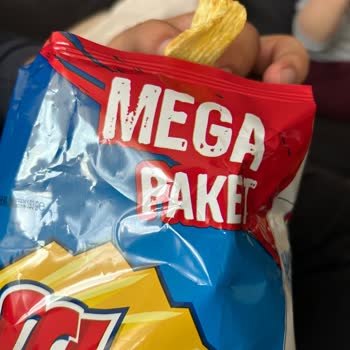 Fritolay Ruffles Cipsten İplik Çıktı