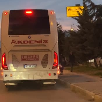 Güney Akdeniz Seyahat Trafikte Tehlikeli Manevra Ve Aile Güvenliği Endişesi