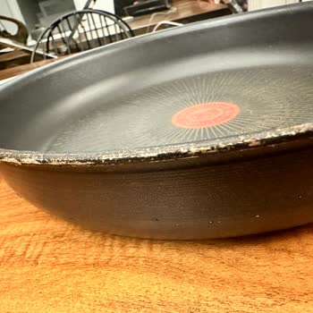 6X Tefal Titanyum Set Yapışıyor