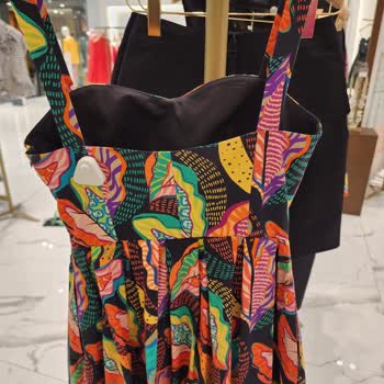 Roman Hazır Giyim İzmir'de Elbise Tadilatı Hüsranı: Orijinallik Kaybı Ve Müşteri Hizmetleri Fiaskosu