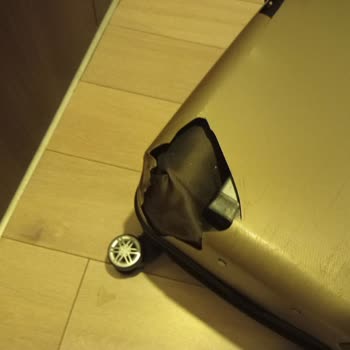 Türk Hava Yolları Valizim Parçalandı Tazminat Ödemiyor