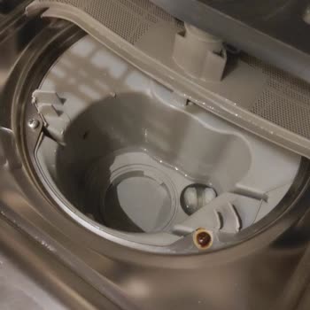 Beko Bulaşık Makinemde Sürekli Pas Oluşuyor