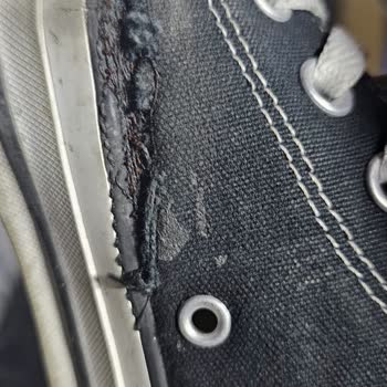 Converse Yandan Ayakkabının Açılması