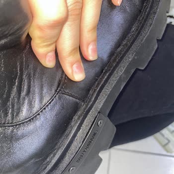 Bambi Ayakkabı Bot İki Kere Tamire Gitti Ve Hep Yırtık Gönderdiler