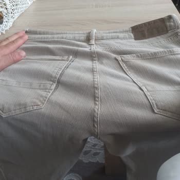 COLIN’S Pantolon Arka Cep Yırtılması