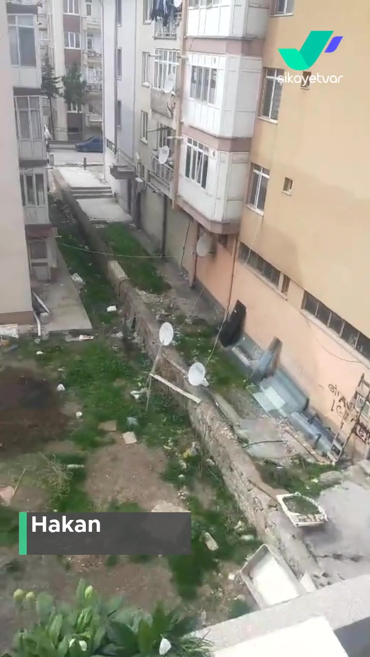 Afyonkarahisar Belediyesi Bahçeye Atılan Atıl Eşyalar Çöpler videonun kapak resmi