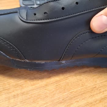 Tuğba Papuç (Ayakkabı Butik Shoe Ayakkabı) Yazıklar Olsun Sizin Gibilere...