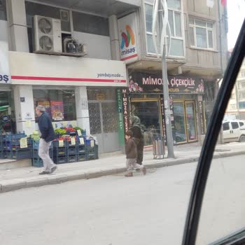 Misaş Market 25. Şube Çalışanı olumsuz bir tutum sergileyerek bizi aşağılamaya çalıştı