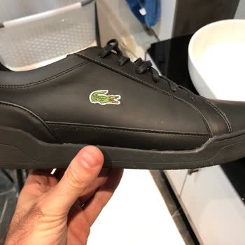 Lacoste Marka Ayakkabı'nın Kısa Sürede Kenarlarından Açılması!