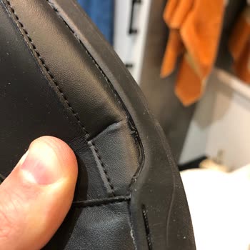 Lacoste Marka Ayakkabı'nın Kısa Sürede Kenarlarından Açılması!