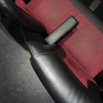 Cinemarine Bakımsız Ve Pis Koltuklar