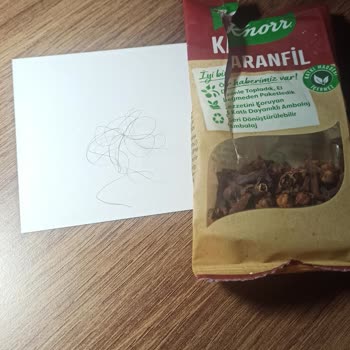 Knorr Marka Karanfilden Bir Topak Kıl Çıktı!