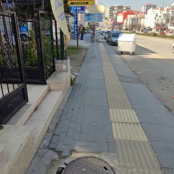 Etimesgut Belediyesi Kaldırım Üzerinde Bulunan Rögar Kapağı Çökmesi