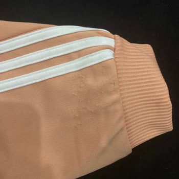 adidas Eşofmanda Tüylenme Oldu!