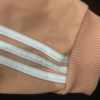 adidas Eşofmanda Tüylenme Oldu!