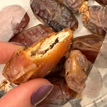 Migros'ta Satılan Komşu Kuruyemiş Markalı Hurmaların Kurtlu Çıkması!