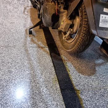 Hero Motosiklet Hero Dash 125 Motorum 300 Km De Şiddetli Bir Şekilde Yağ Damlatıyor!