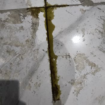 Hero Motosiklet Hero Dash 125 Motorum 300 Km De Şiddetli Bir Şekilde Yağ Damlatıyor!