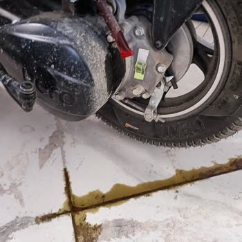 Hero Motosiklet Hero Dash 125 Motorum 300 Km De Şiddetli Bir Şekilde Yağ Damlatıyor!