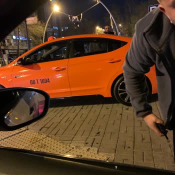 Taksiciler Odası Yaya Geçişini Engelleme